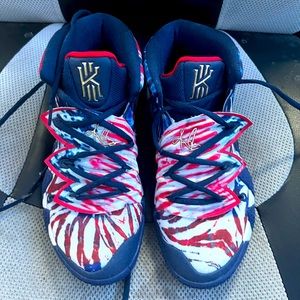 Kyrie 5 Tie Die USA size 7